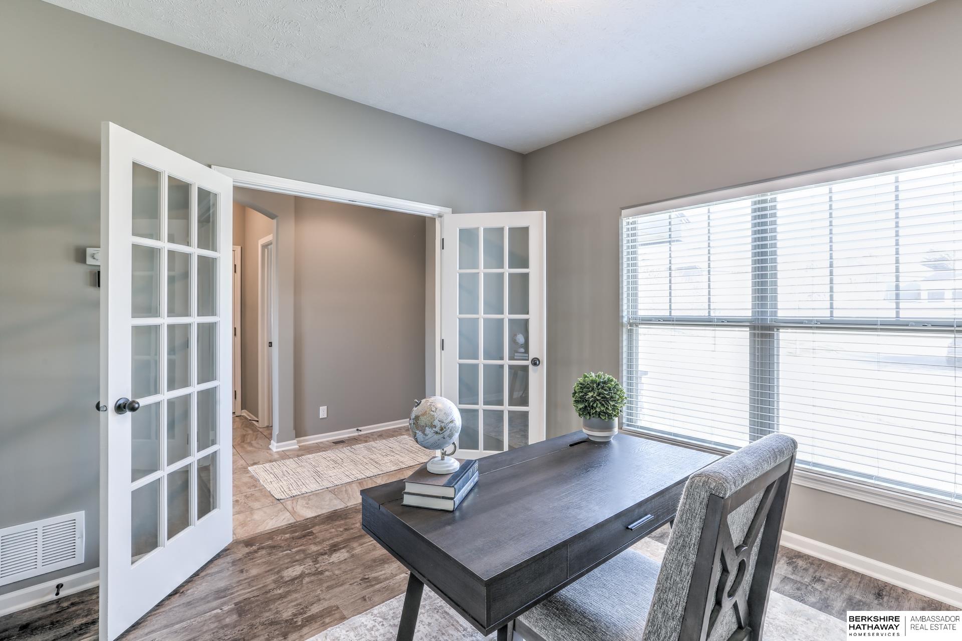 Omaha, Nebraska 68135, United States, 4 Bedrooms Bedrooms, ,3 BathroomsBathrooms,Residential,Active,256794