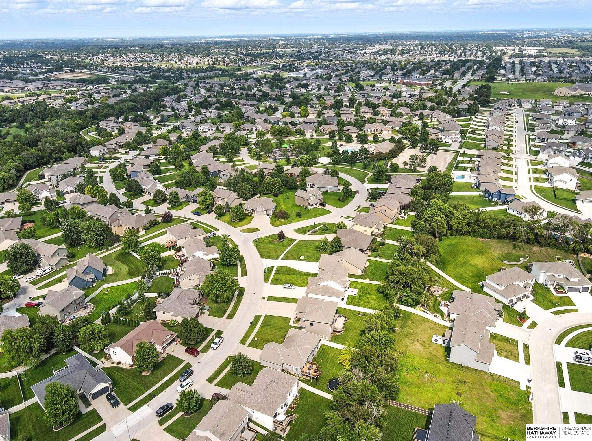 Gretna, Nebraska 68028, United States, 4 Bedrooms Bedrooms, ,3 BathroomsBathrooms,Residential,Active,173927