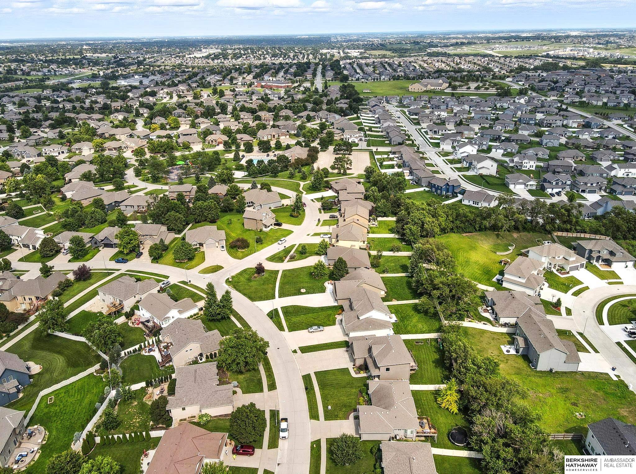 Gretna, Nebraska 68028, United States, 4 Bedrooms Bedrooms, ,3 BathroomsBathrooms,Residential,Active,173927