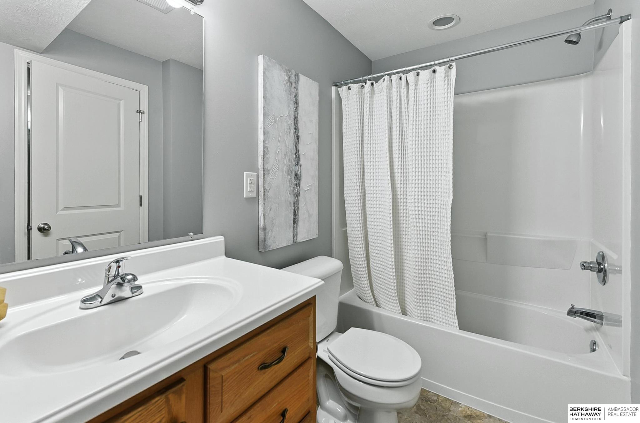 Gretna, Nebraska 68028, United States, 4 Bedrooms Bedrooms, ,3 BathroomsBathrooms,Residential,Active,173927