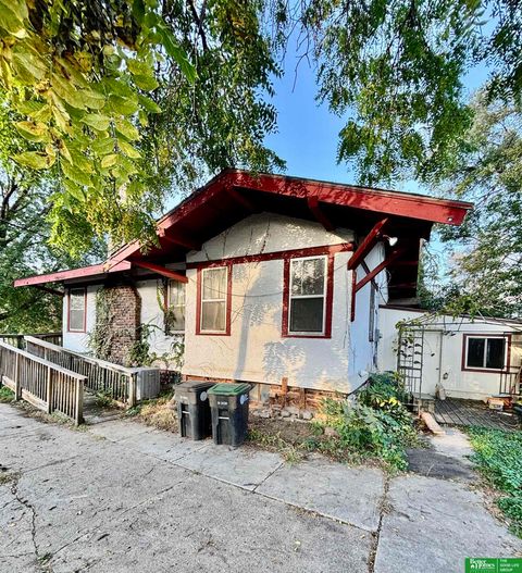 Photo of 2714 Whitmore Street, Omaha, NE 68112 (MLS # 22529891)