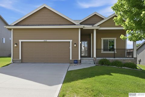 Photo of 14318 S 20th Street, Bellevue, NE 68123 (MLS # 22611137)