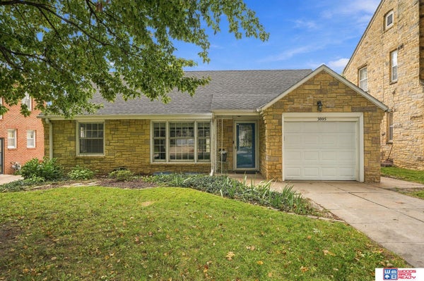 3005 S 27TH ST, LINCOLN, NE 68502 - Image 3b36621b4a937aca5e0e5dc8d9a0b0c2/2343099793