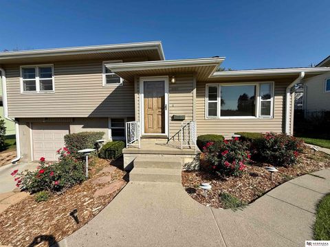 Photo of 8002 Pasadena Avenue, Omaha, NE 68124 (MLS # 22528070)