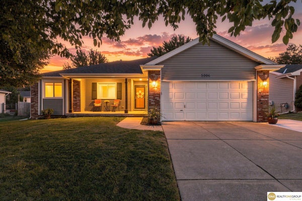5306 NW TUDOR LN, LINCOLN, NE 68521 - Image 3b6a2d3426d4fb3d8ca0abf0c96f645d/4169385151