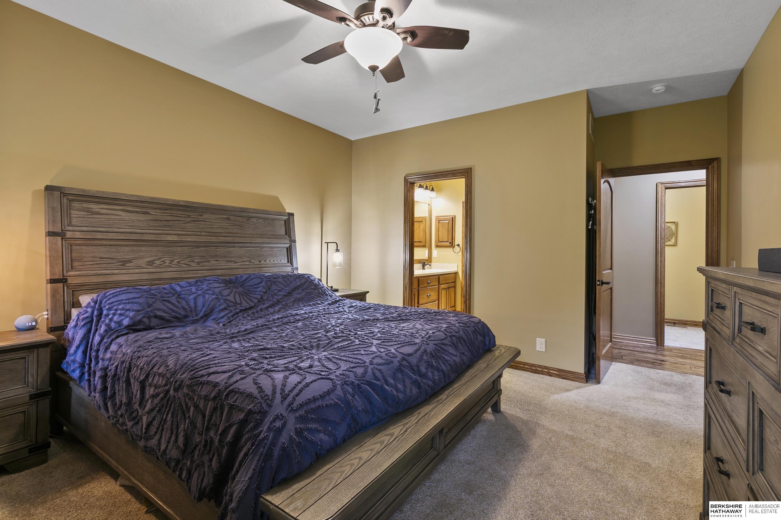 Lincoln, Nebraska 68526, United States, 4 Bedrooms Bedrooms, ,4 BathroomsBathrooms,Residential,Active,241732