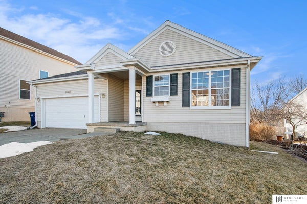 14002 KELLY DR, BELLEVUE, NE 68123 - Image 3b9bcef8a5bce8464b77a272cb1fb0a8/1289934954