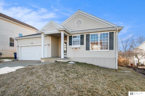 Photo of 14002 Kelly Drive, Bellevue, NE 68123 (MLS # 22627464)