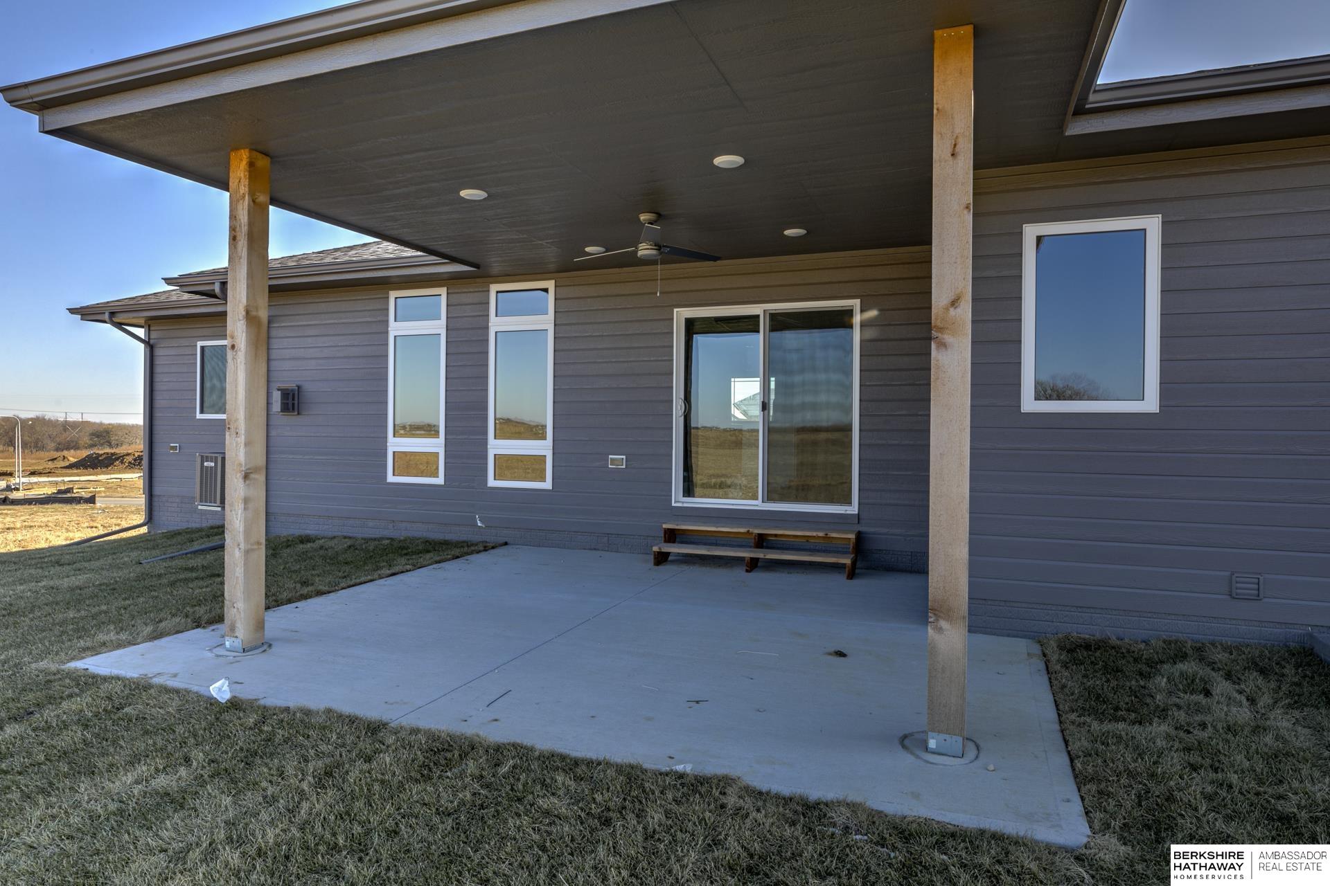 Bellevue, Nebraska 68123, United States, 4 Bedrooms Bedrooms, ,3 BathroomsBathrooms,Residential,Pending,167153