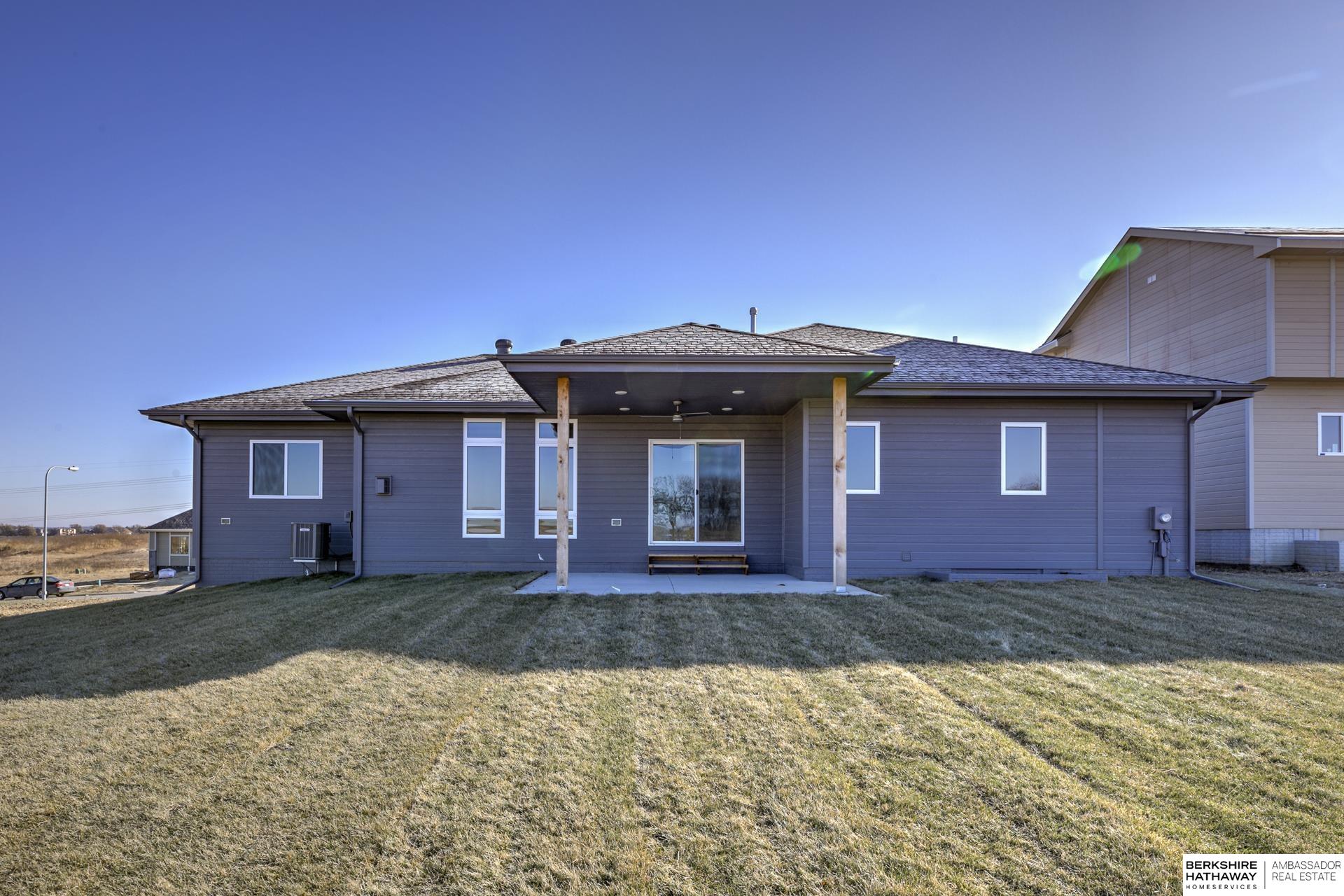 Bellevue, Nebraska 68123, United States, 4 Bedrooms Bedrooms, ,3 BathroomsBathrooms,Residential,Pending,167153