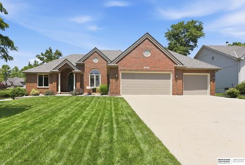 Photo of 16630 Oak Street, Omaha, NE 68130 (MLS # 22617878)