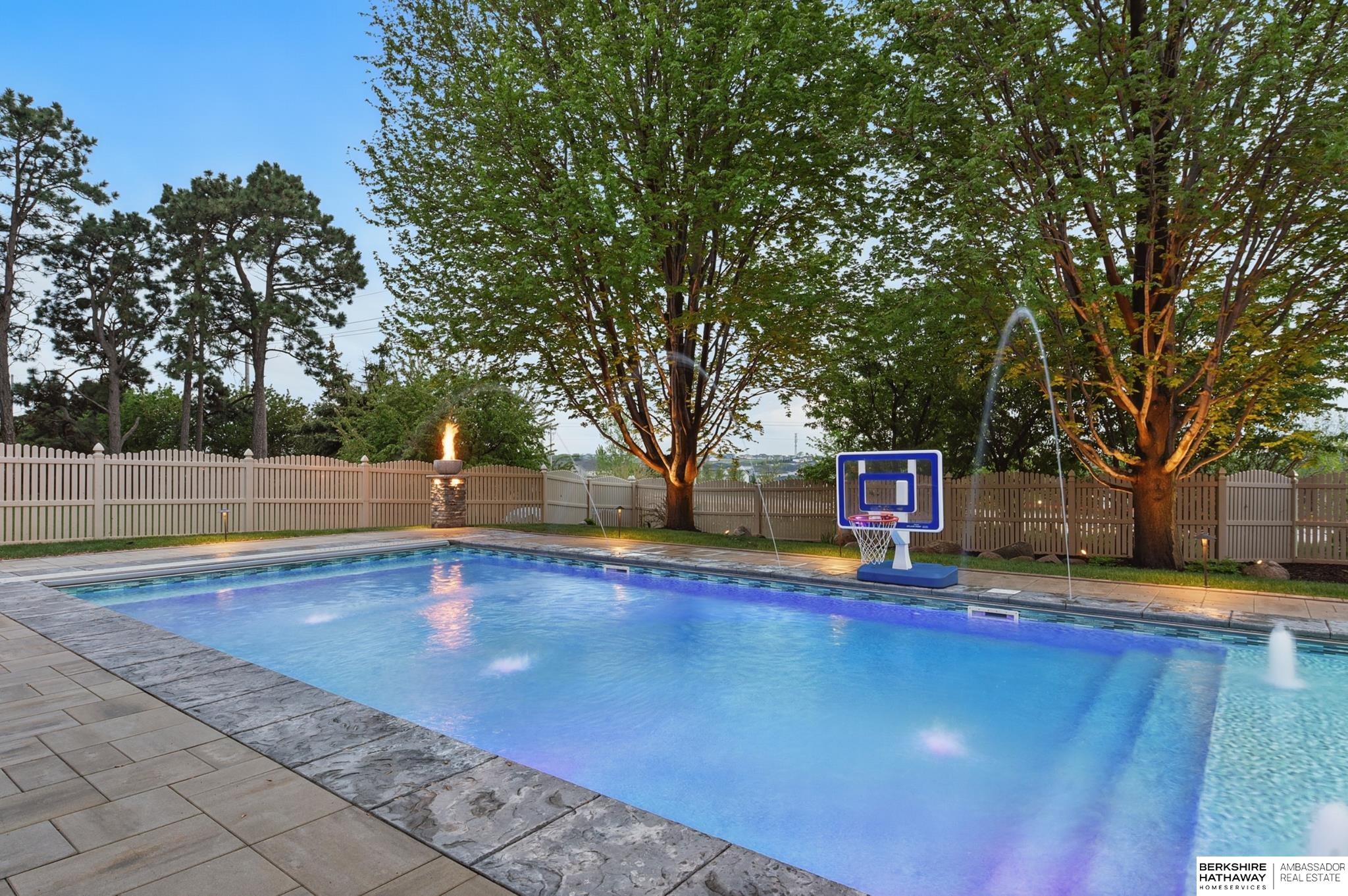 Omaha, Nebraska 68130, United States, 5 Bedrooms Bedrooms, ,3 BathroomsBathrooms,Residential,Active,122355