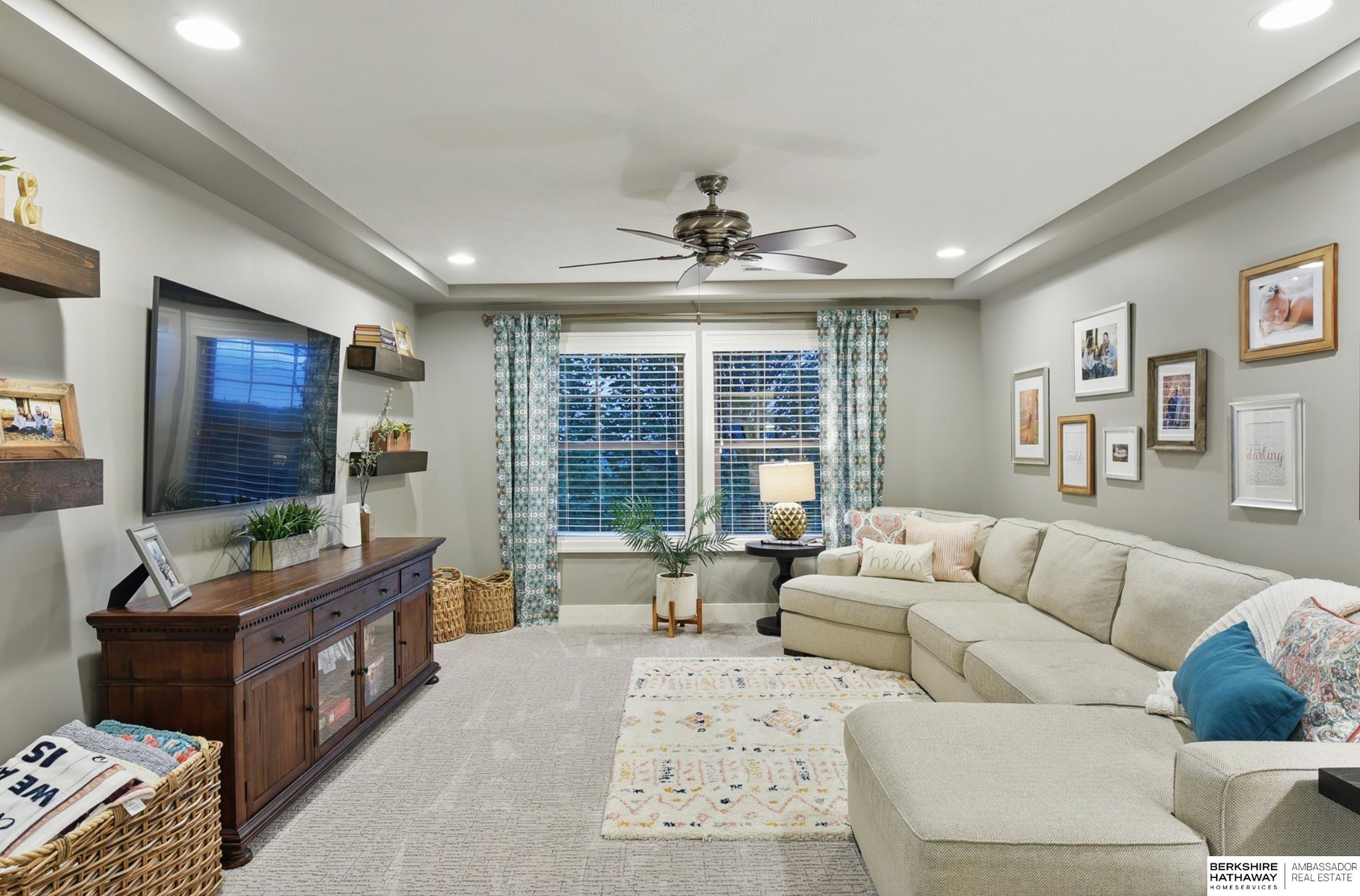 Omaha, Nebraska 68130, United States, 5 Bedrooms Bedrooms, ,3 BathroomsBathrooms,Residential,Active,122355