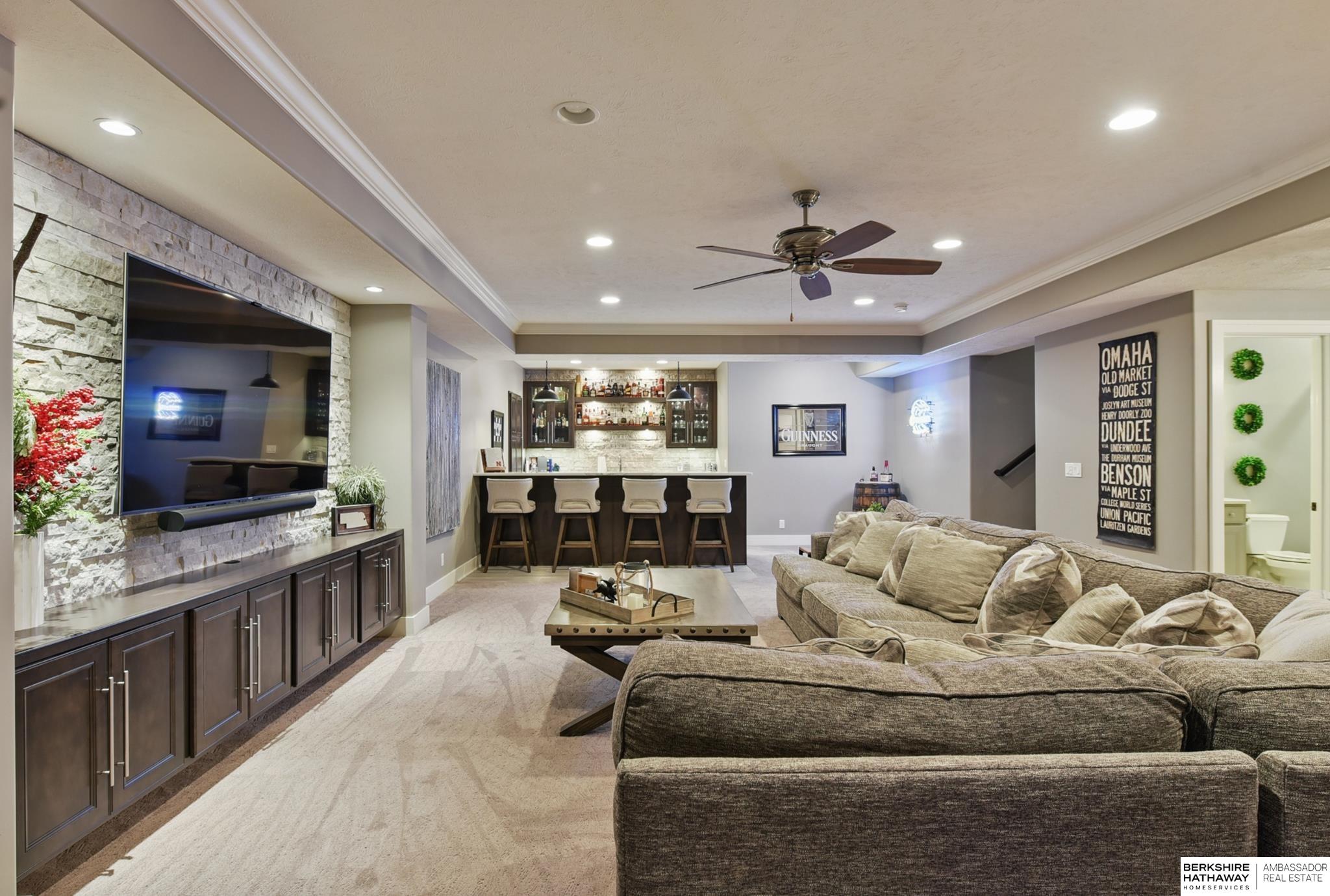 Omaha, Nebraska 68130, United States, 5 Bedrooms Bedrooms, ,3 BathroomsBathrooms,Residential,Active,122355