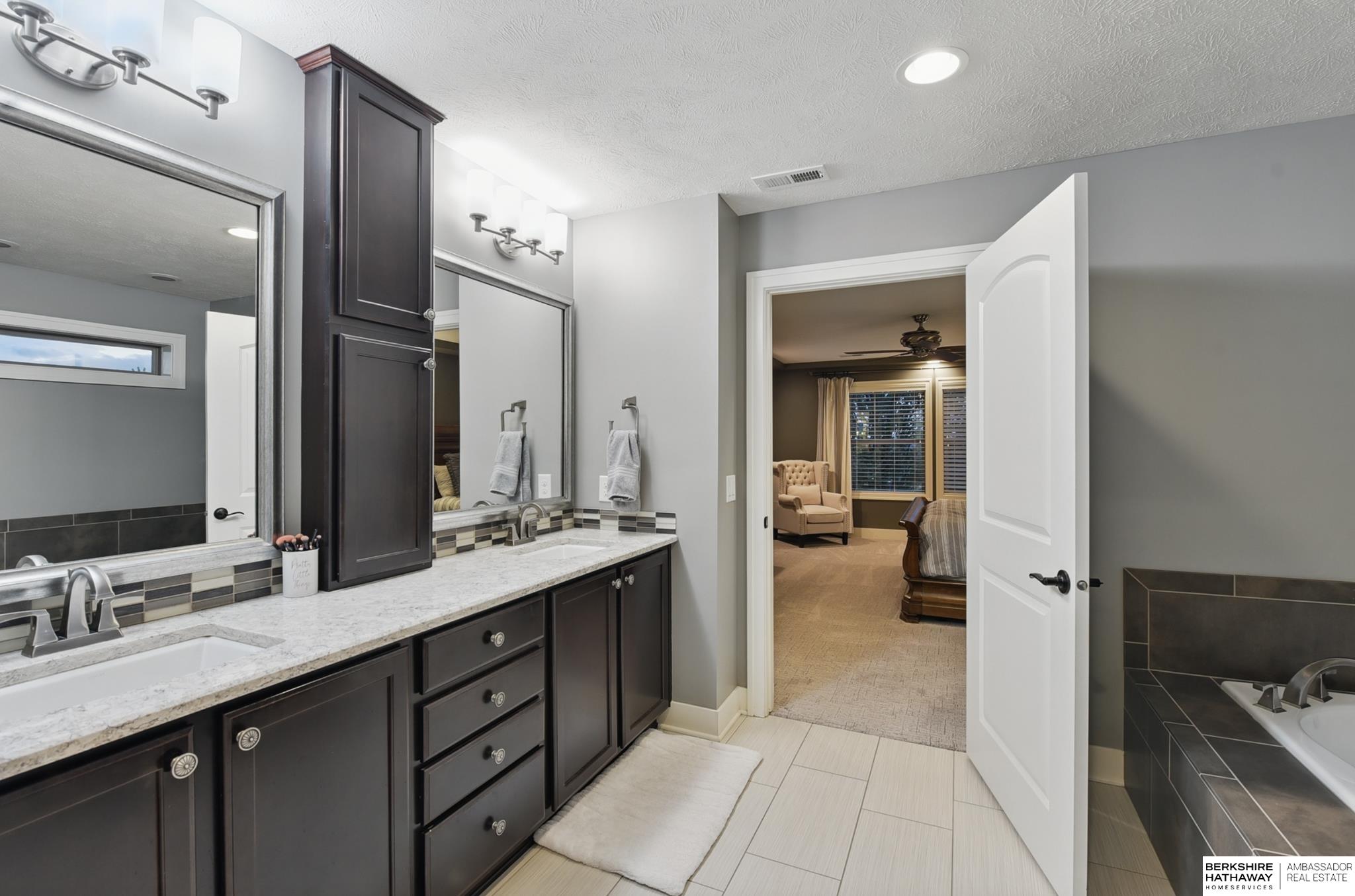 Omaha, Nebraska 68130, United States, 5 Bedrooms Bedrooms, ,3 BathroomsBathrooms,Residential,Active,122355