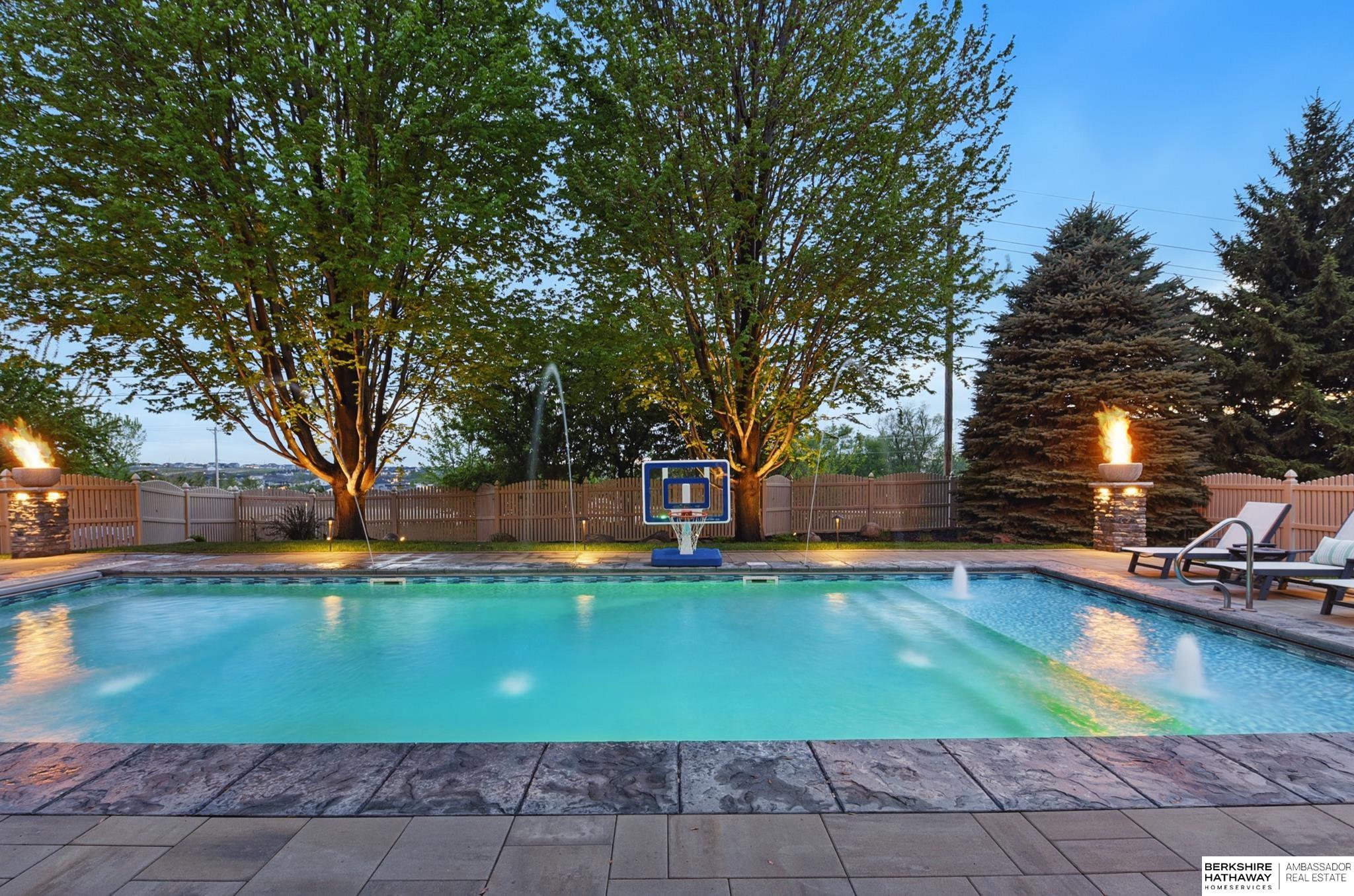 Omaha, Nebraska 68130, United States, 5 Bedrooms Bedrooms, ,3 BathroomsBathrooms,Residential,Active,122355