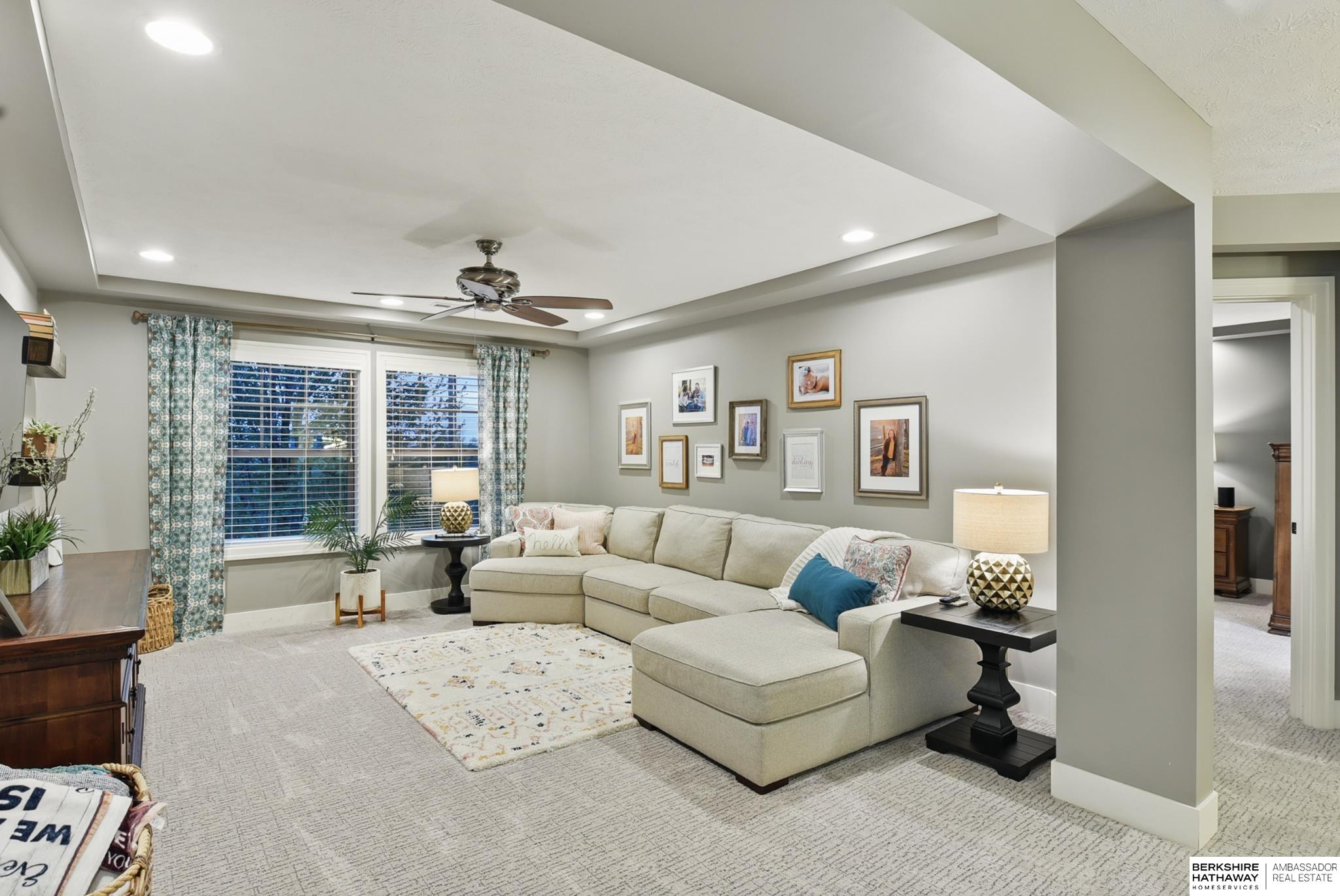 Omaha, Nebraska 68130, United States, 5 Bedrooms Bedrooms, ,3 BathroomsBathrooms,Residential,Active,122355