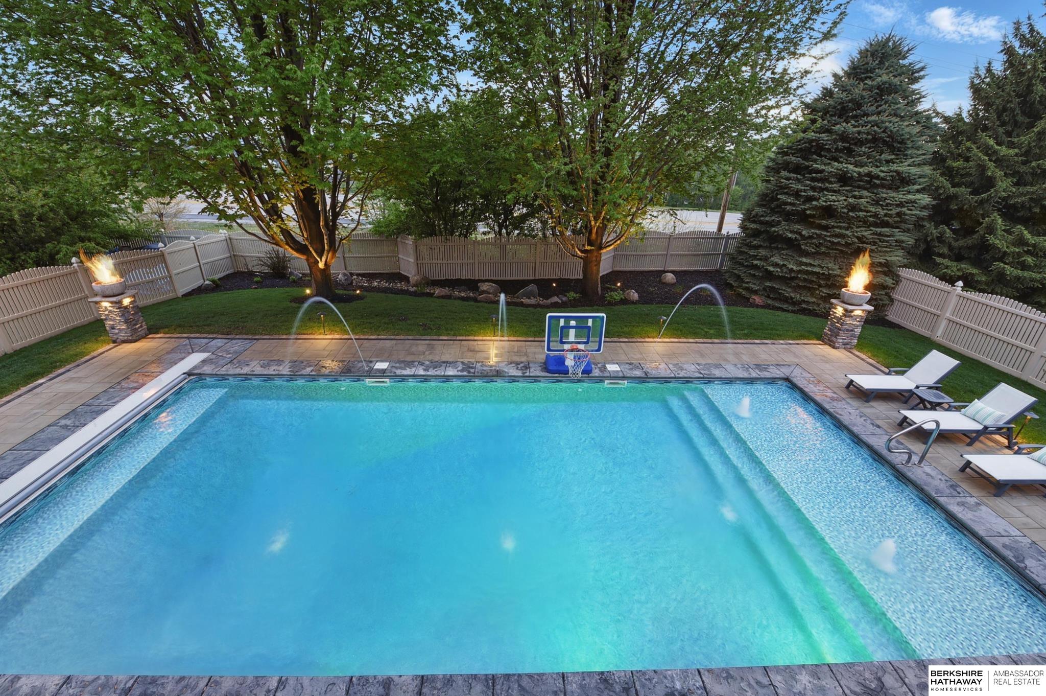 Omaha, Nebraska 68130, United States, 5 Bedrooms Bedrooms, ,3 BathroomsBathrooms,Residential,Active,122355