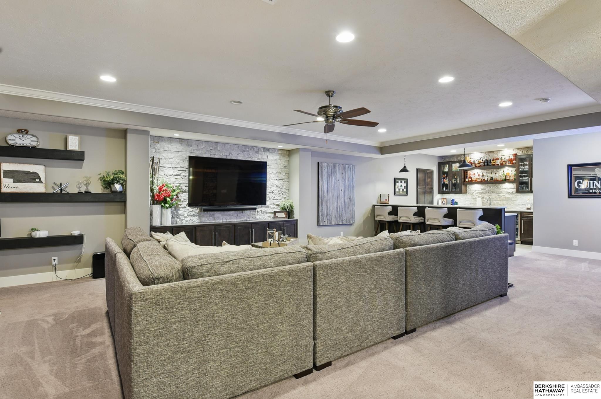 Omaha, Nebraska 68130, United States, 5 Bedrooms Bedrooms, ,3 BathroomsBathrooms,Residential,Active,122355