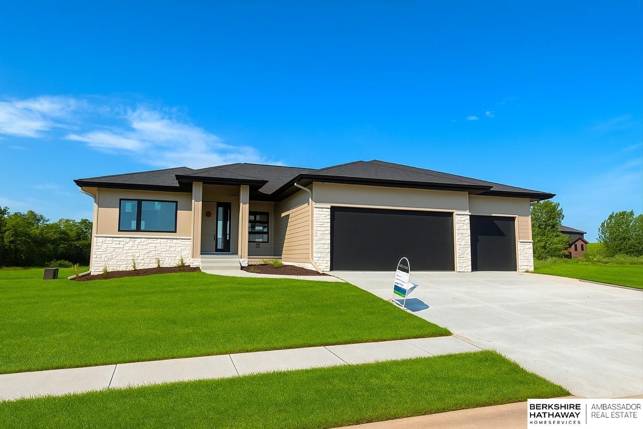 Omaha, Nebraska 68135, United States, 5 Bedrooms Bedrooms, ,3 BathroomsBathrooms,Residential,Active,154806