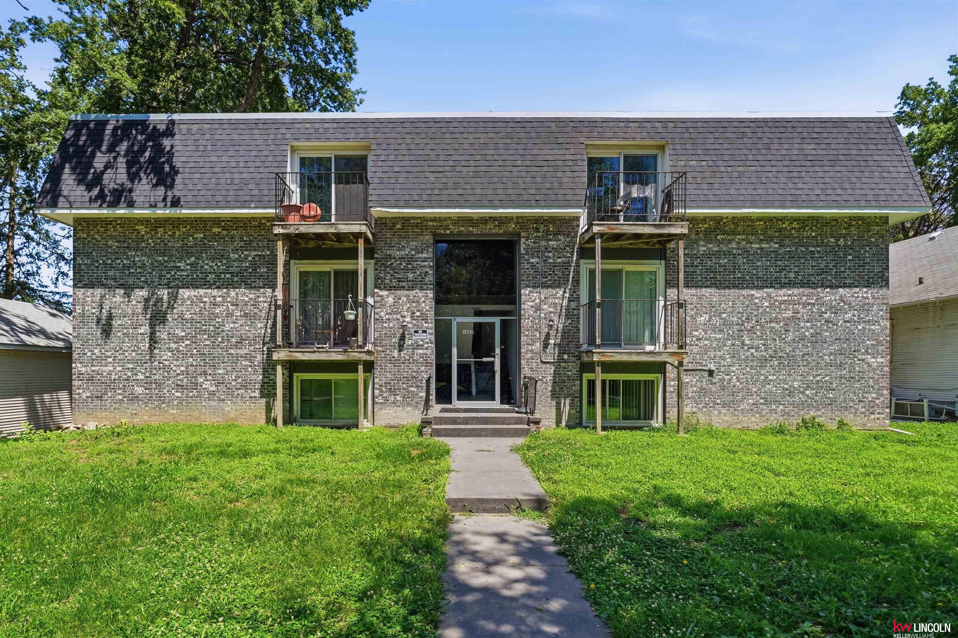 Photo 1 of 10 — 1222 A Street, Lincoln, NE 68502