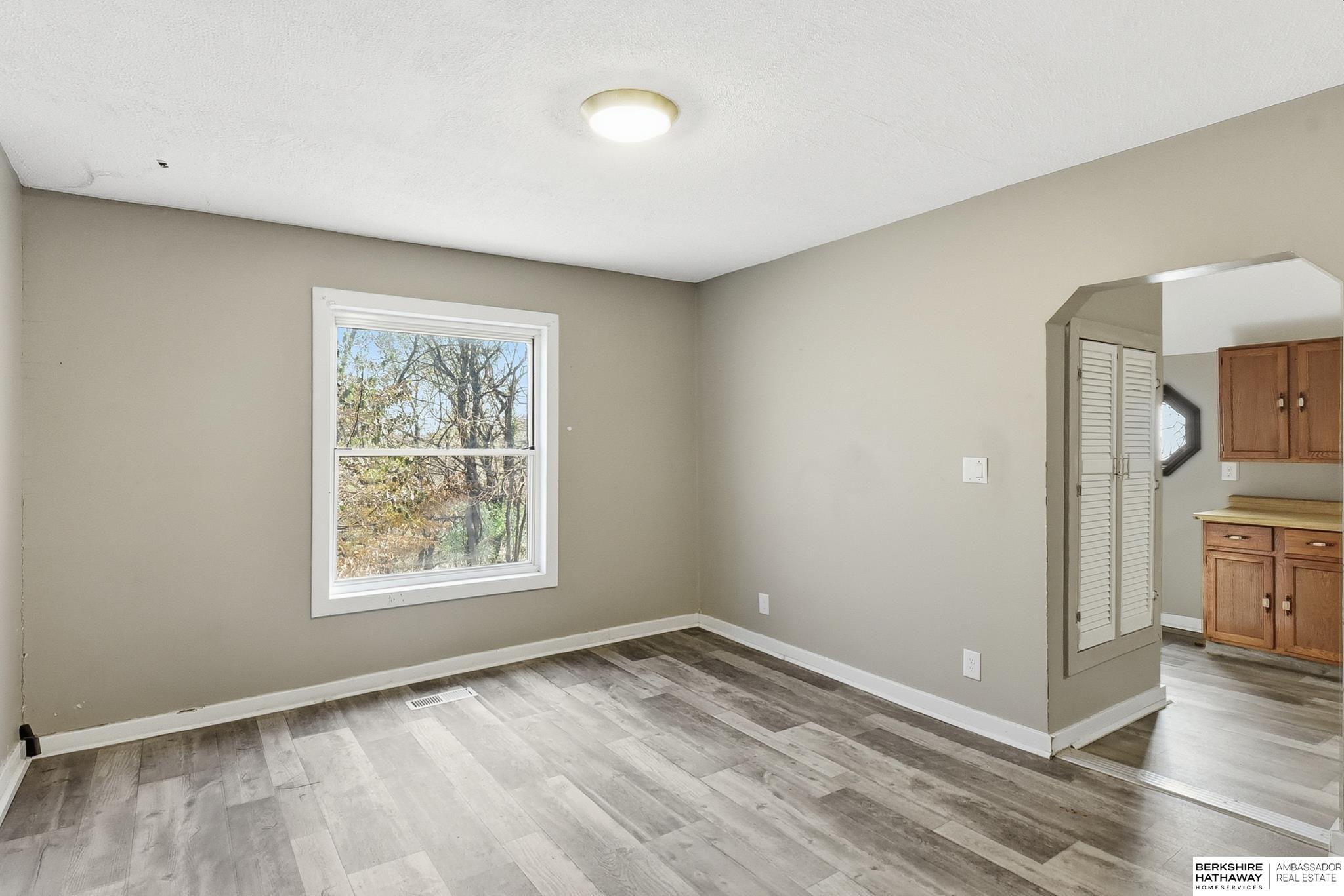 Omaha, Nebraska 68108, United States, 2 Bedrooms Bedrooms, ,1 BathroomBathrooms,Residential,Active,242678