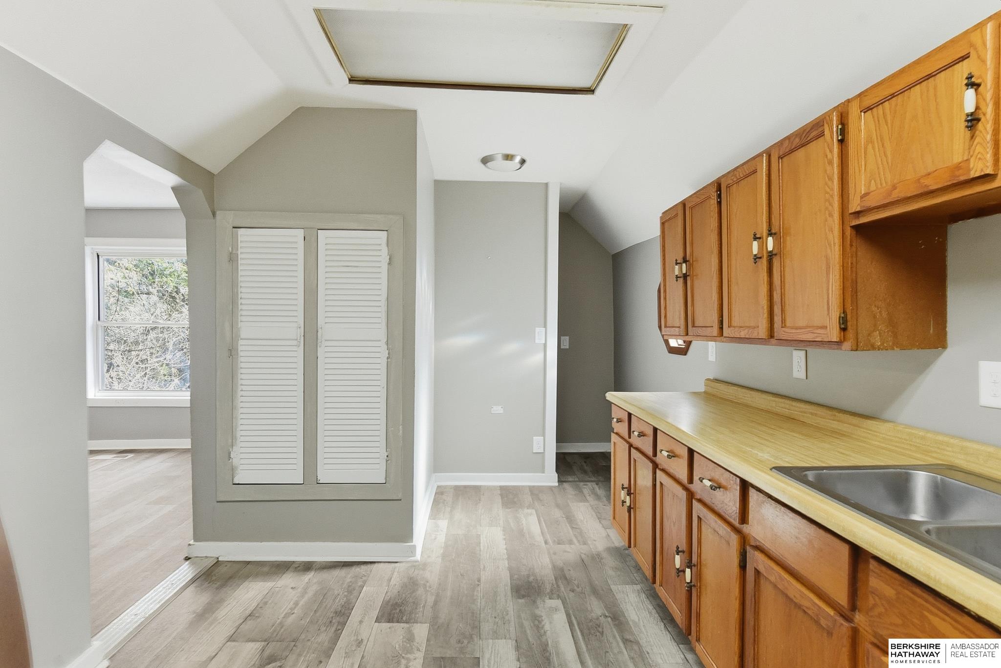 Omaha, Nebraska 68108, United States, 2 Bedrooms Bedrooms, ,1 BathroomBathrooms,Residential,Active,242678