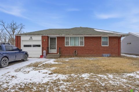 Photo of 6500 Knox Street, Lincoln, NE 68507 (MLS # 22606268)