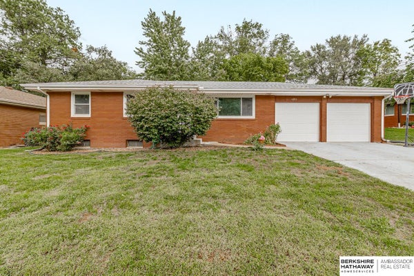 6210 COLBY ST, LINCOLN, NE 68505 - Image 3cef0edcf676befcb19b74e8fa11a39c/1873054002