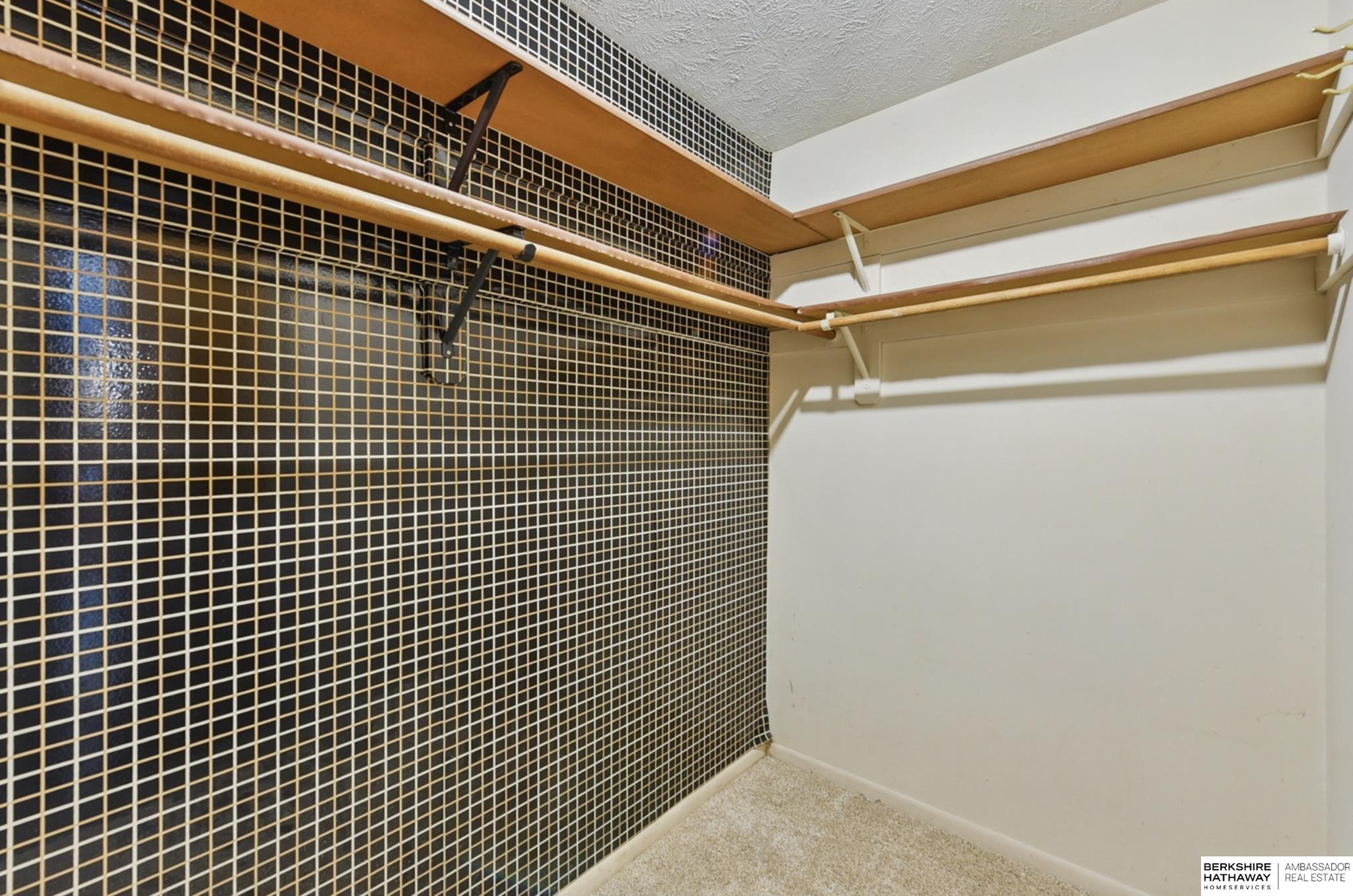 Omaha, Nebraska 68164, United States, 4 Bedrooms Bedrooms, ,3 BathroomsBathrooms,Residential,Pending,130832