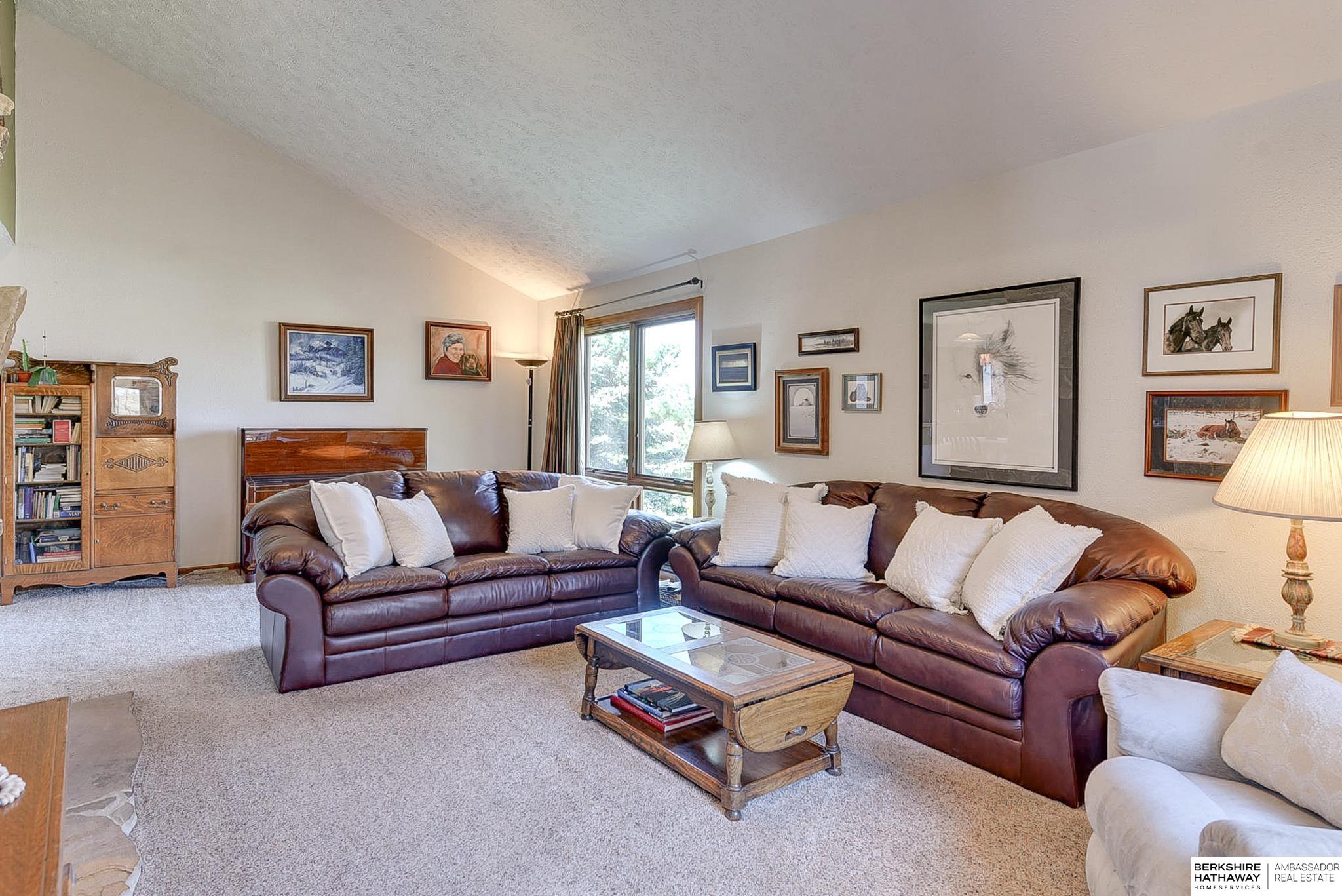 Omaha, Nebraska 68164, United States, 4 Bedrooms Bedrooms, ,3 BathroomsBathrooms,Residential,Pending,130832