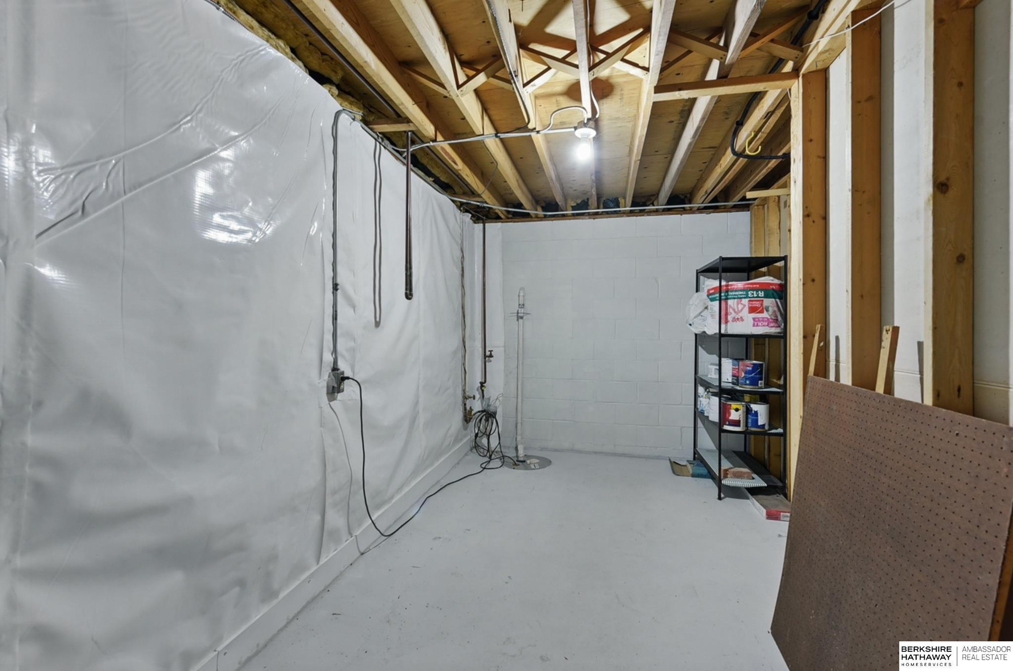 Omaha, Nebraska 68164, United States, 4 Bedrooms Bedrooms, ,3 BathroomsBathrooms,Residential,Pending,130832