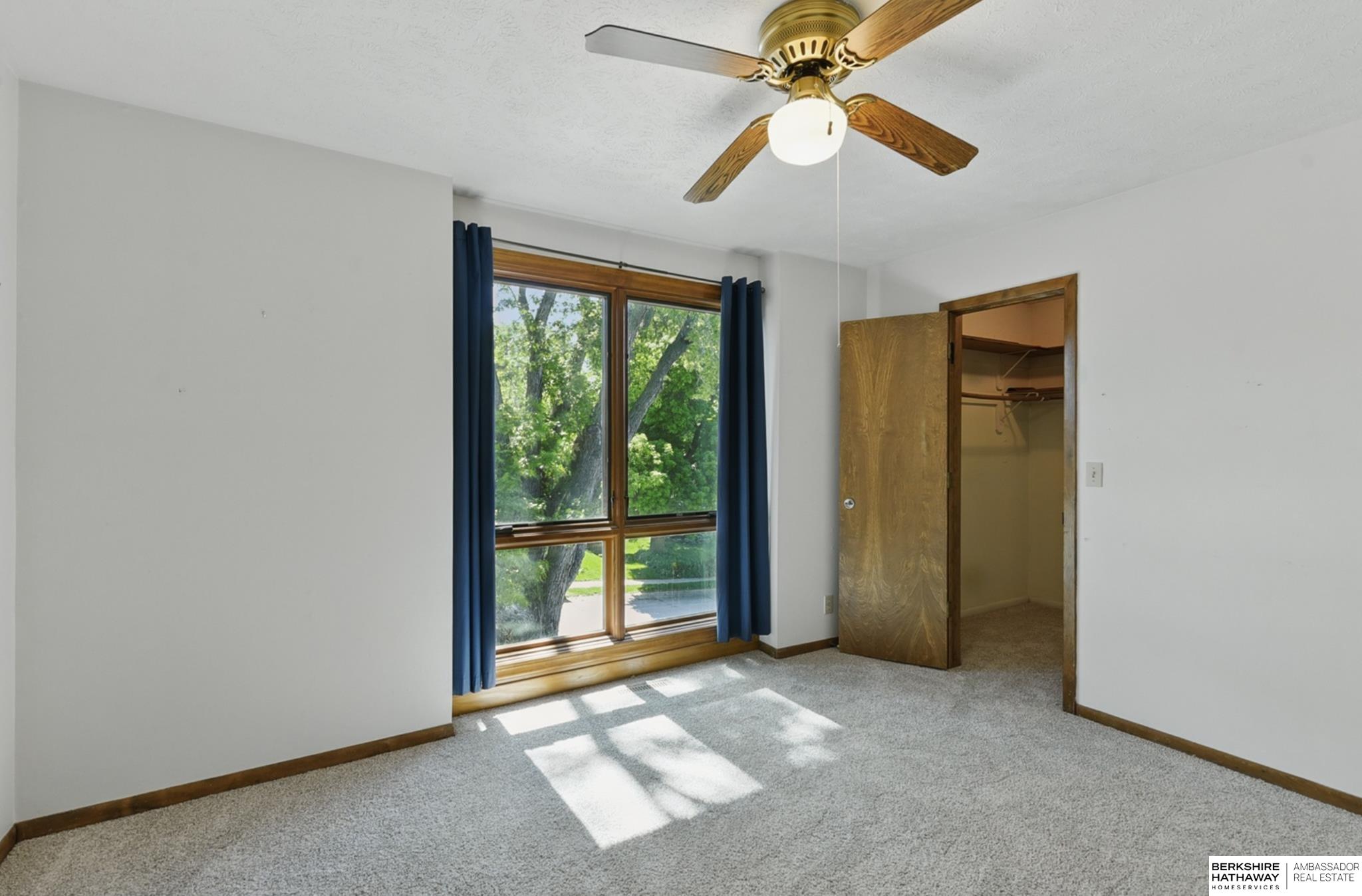 Omaha, Nebraska 68164, United States, 4 Bedrooms Bedrooms, ,3 BathroomsBathrooms,Residential,Pending,130832