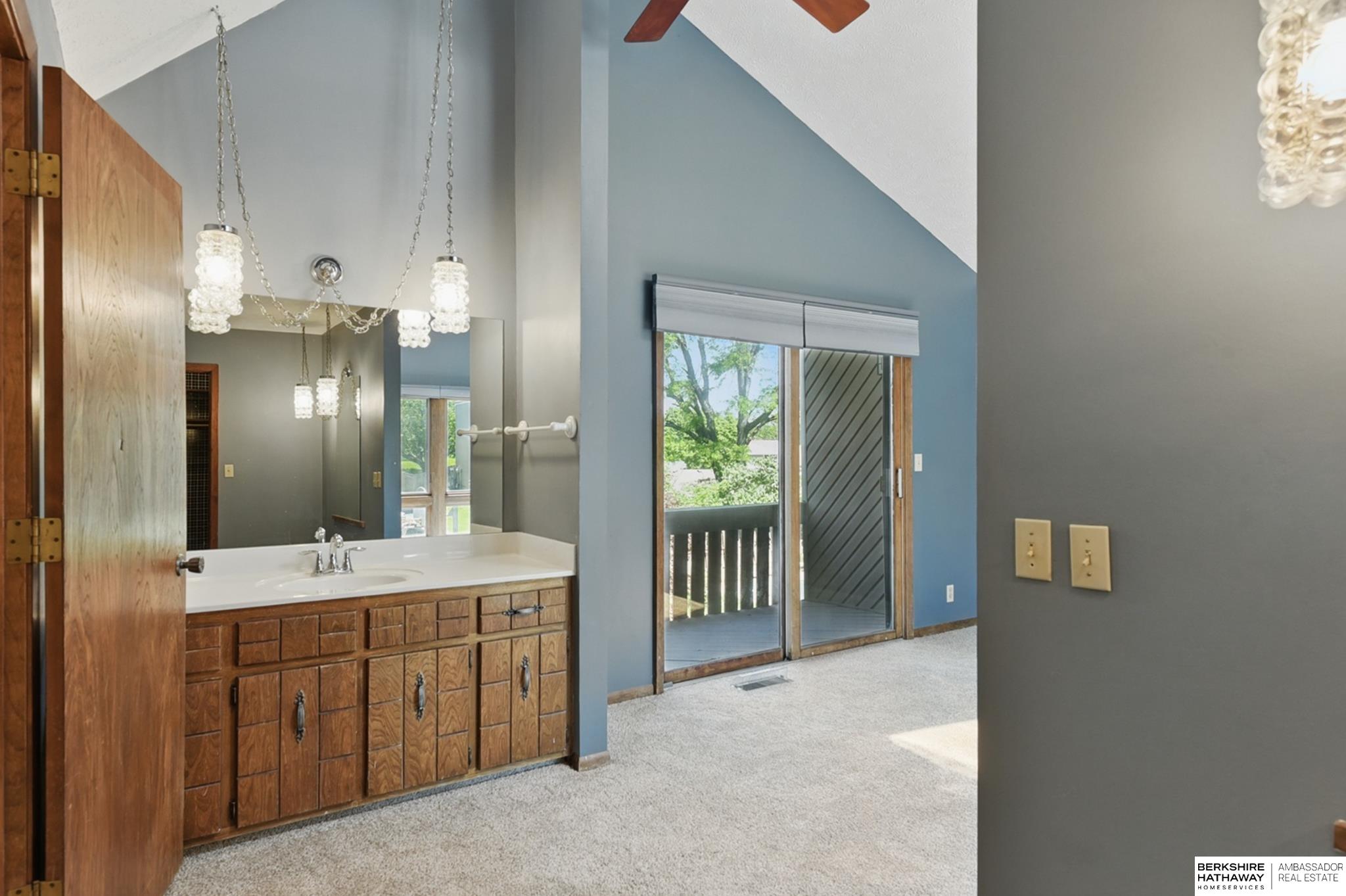 Omaha, Nebraska 68164, United States, 4 Bedrooms Bedrooms, ,3 BathroomsBathrooms,Residential,Pending,130832