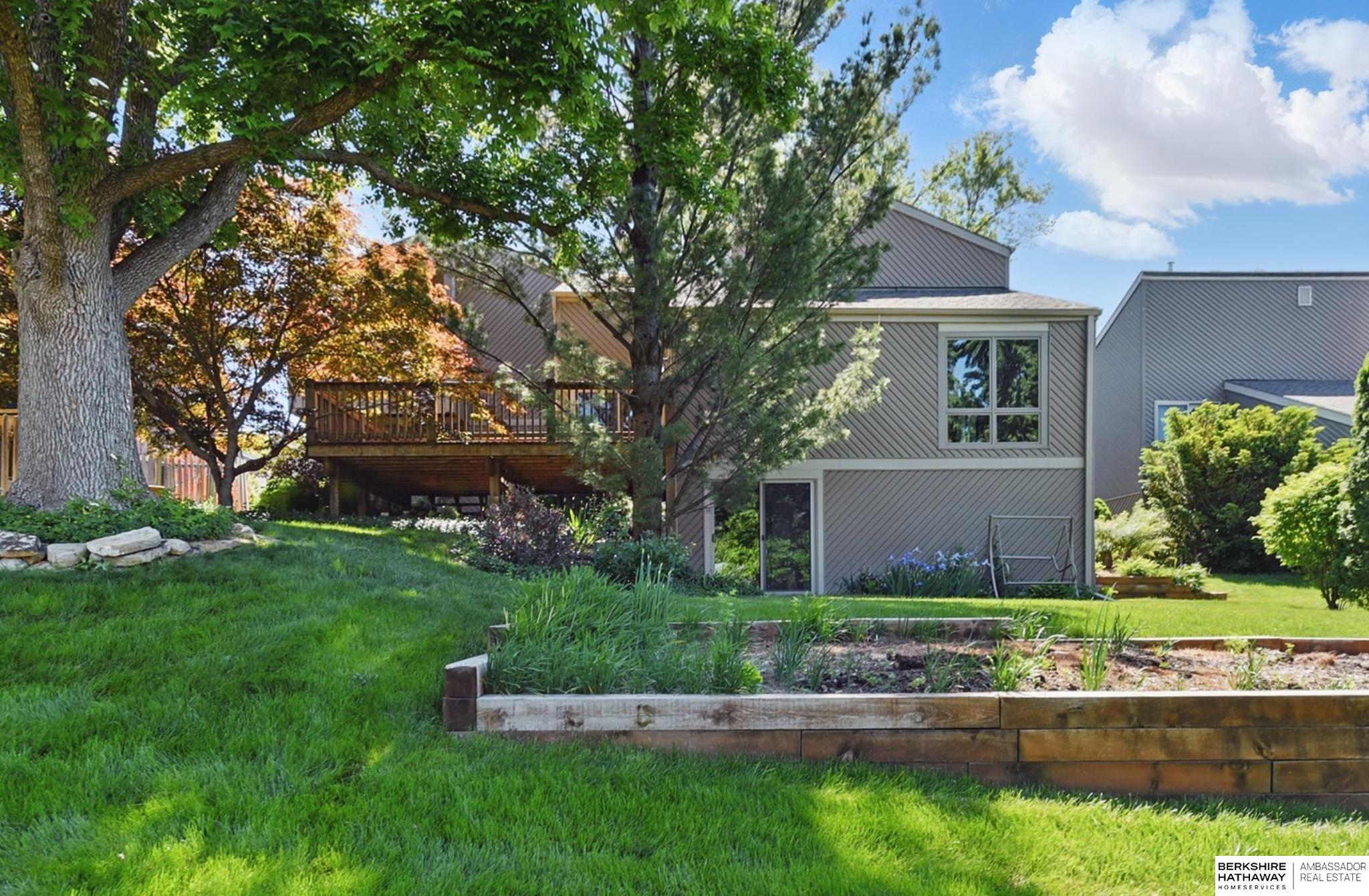 Omaha, Nebraska 68164, United States, 4 Bedrooms Bedrooms, ,3 BathroomsBathrooms,Residential,Pending,130832