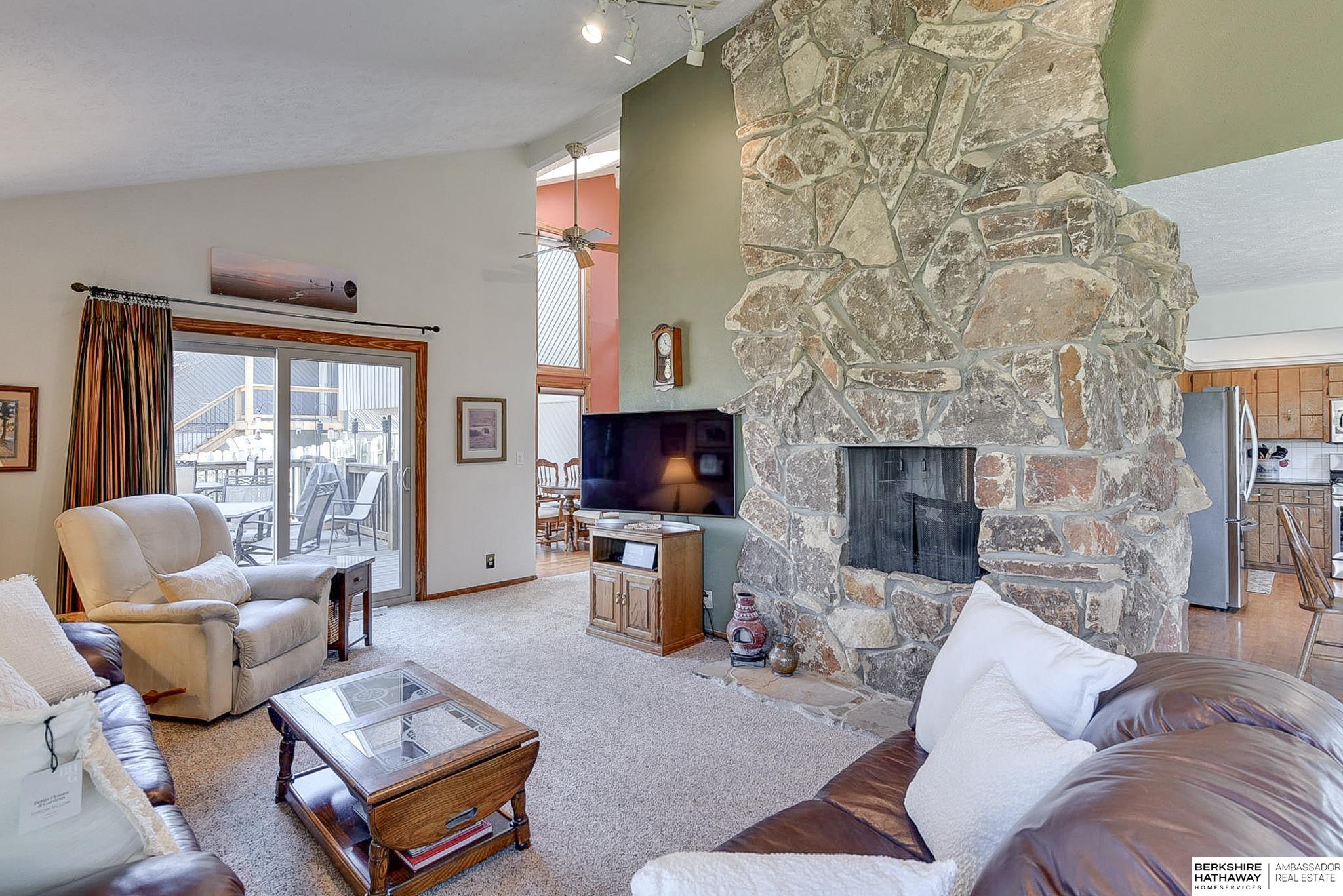 Omaha, Nebraska 68164, United States, 4 Bedrooms Bedrooms, ,3 BathroomsBathrooms,Residential,Pending,130832