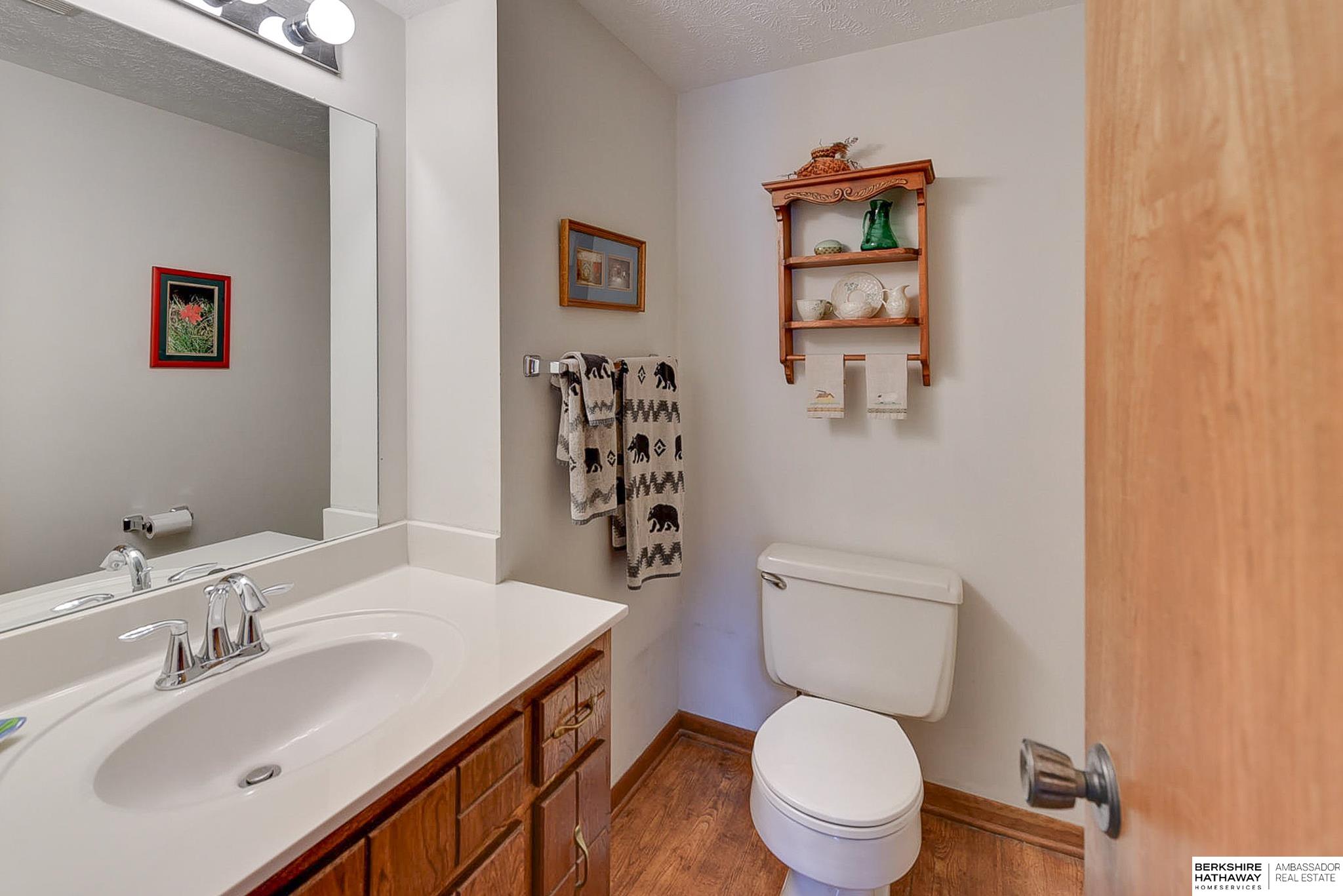 Omaha, Nebraska 68164, United States, 4 Bedrooms Bedrooms, ,3 BathroomsBathrooms,Residential,Pending,130832