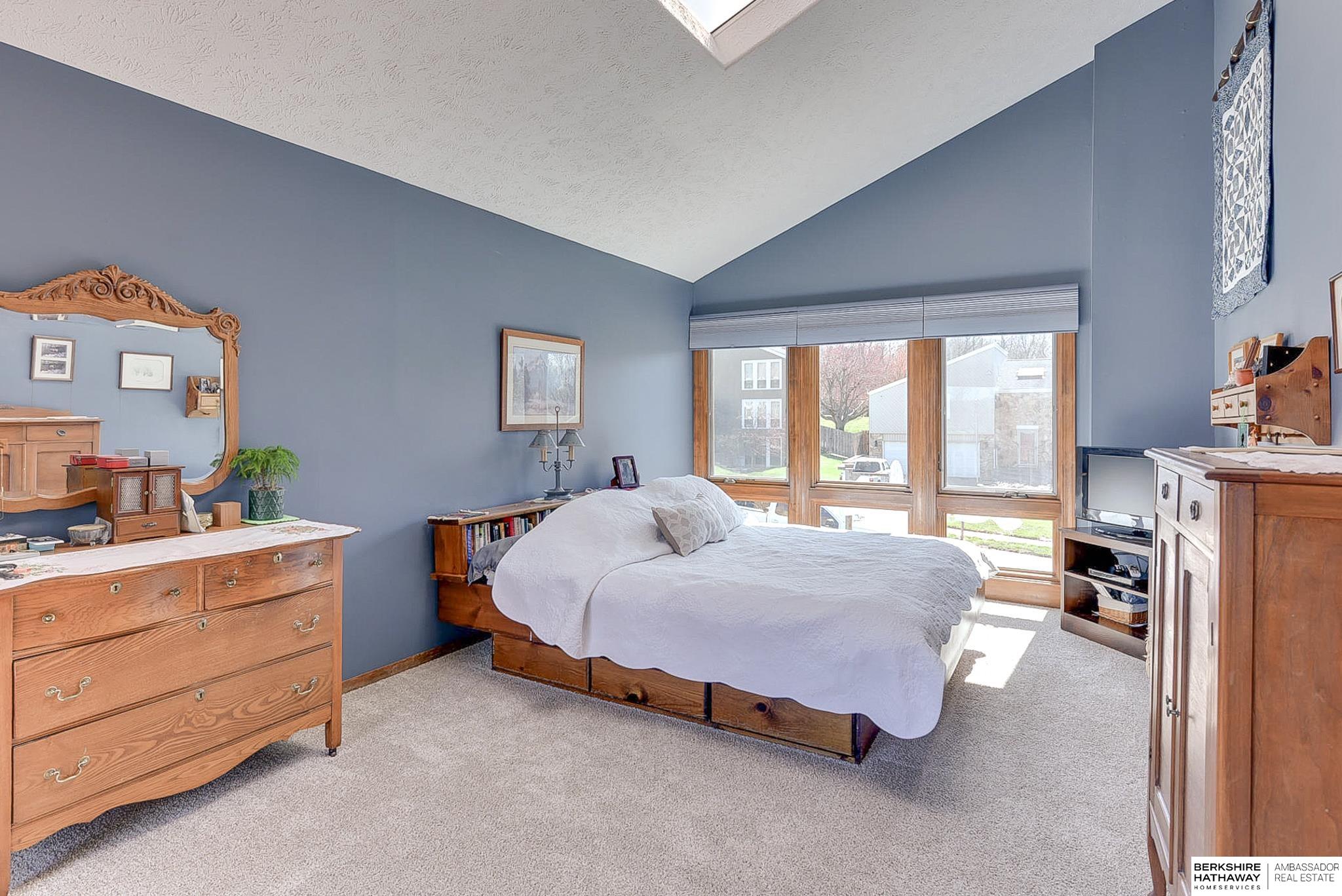 Omaha, Nebraska 68164, United States, 4 Bedrooms Bedrooms, ,3 BathroomsBathrooms,Residential,Pending,130832