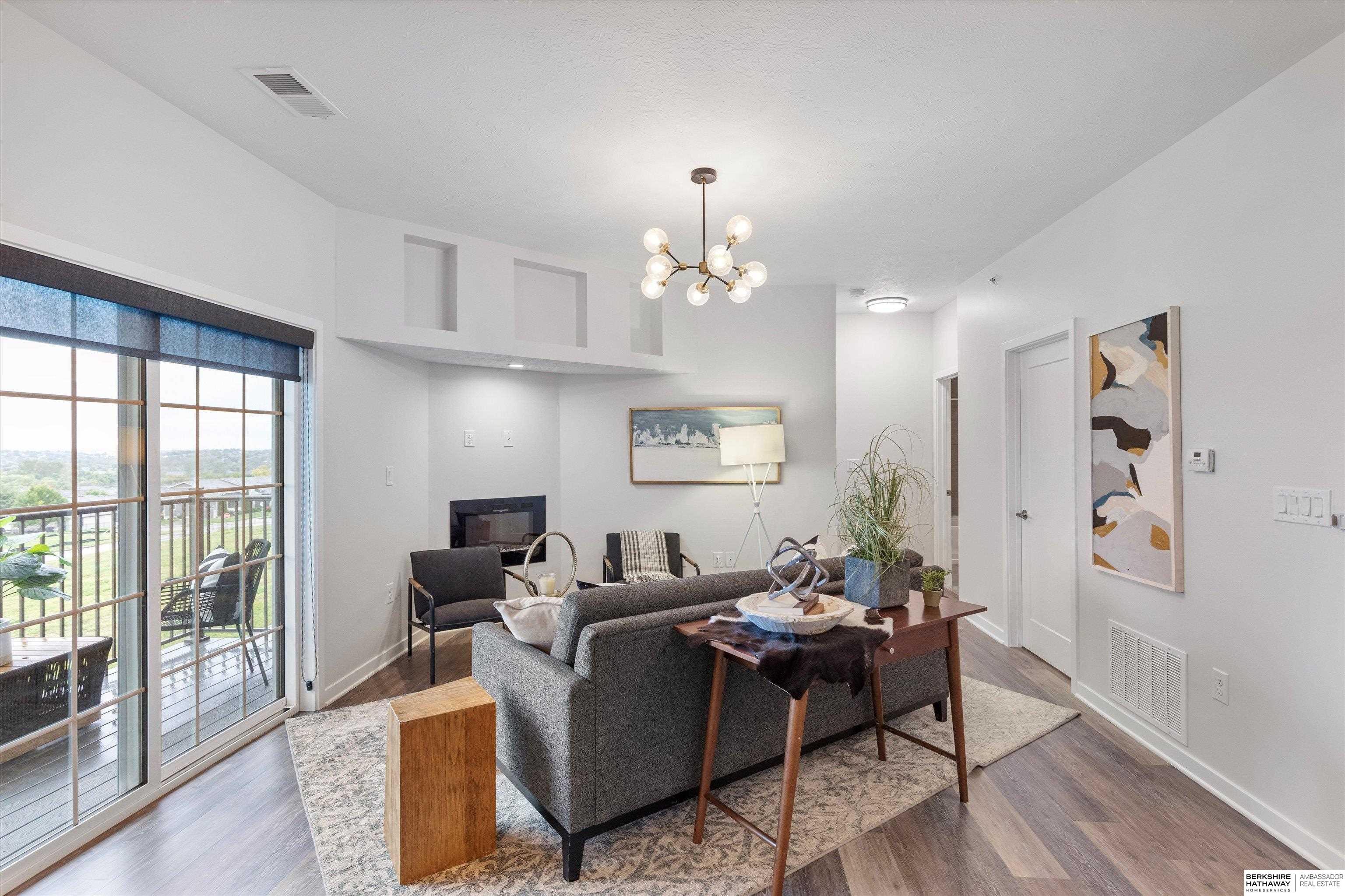 Omaha, Nebraska 68116, United States, 2 Bedrooms Bedrooms, ,2 BathroomsBathrooms,Residential,Pending,223948