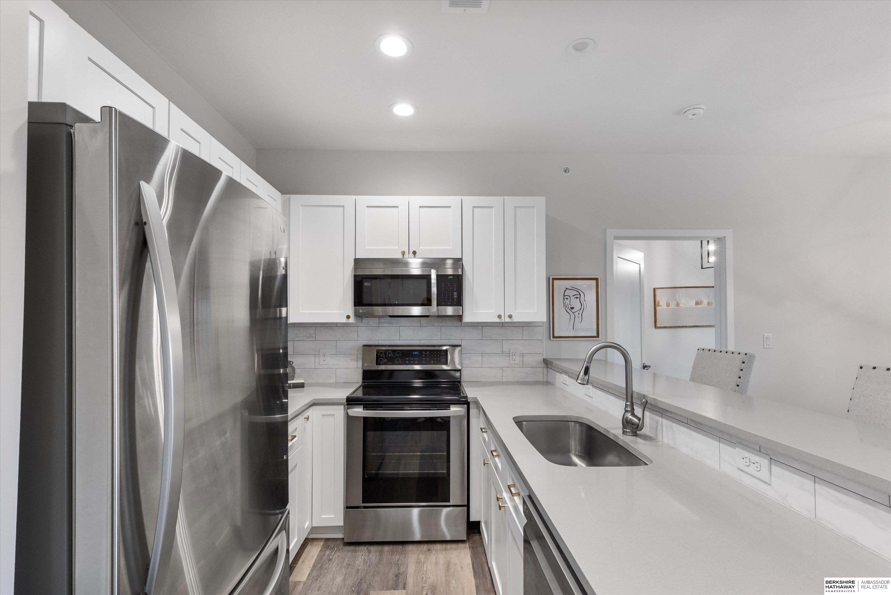 Omaha, Nebraska 68116, United States, 2 Bedrooms Bedrooms, ,2 BathroomsBathrooms,Residential,Pending,223948