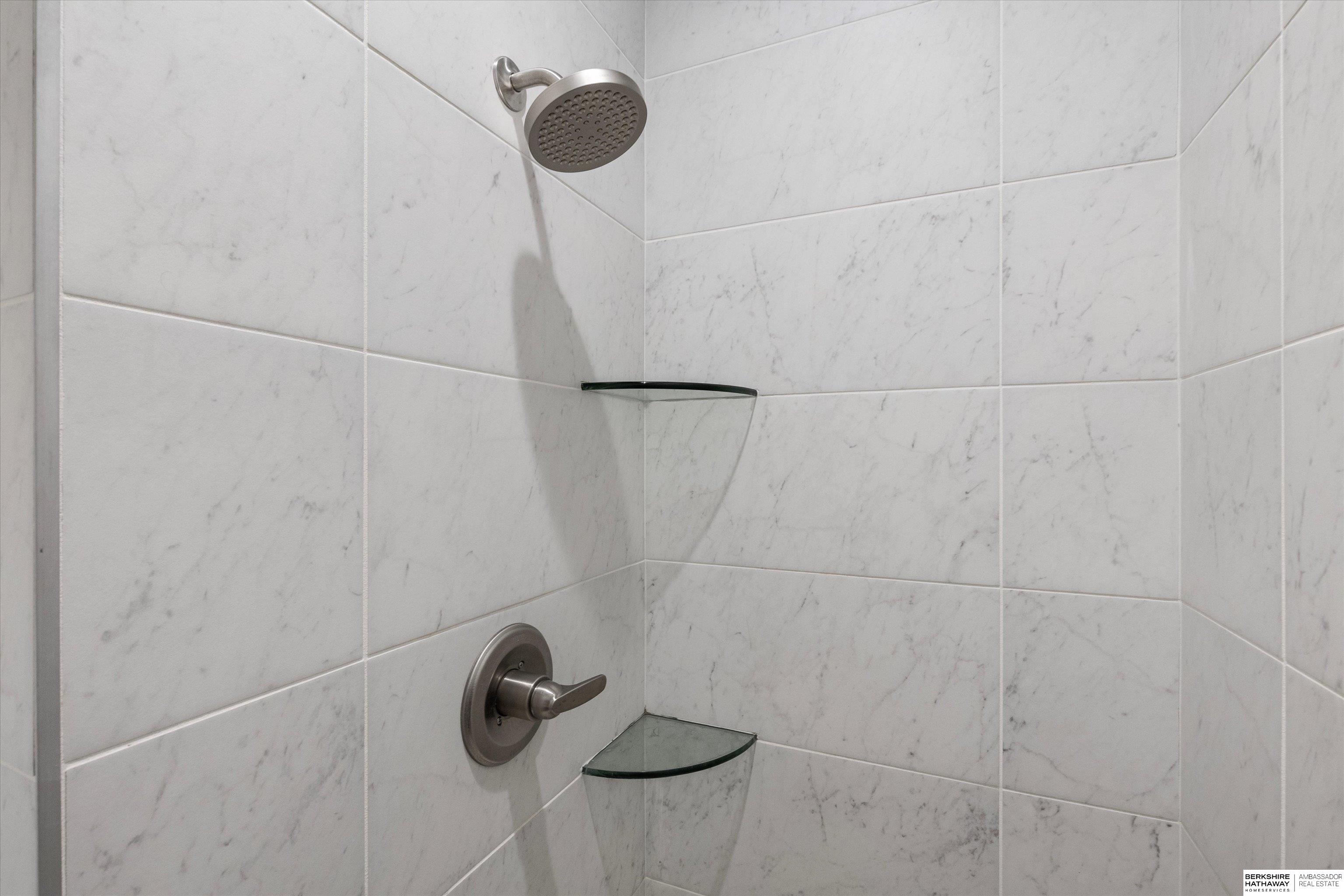 Omaha, Nebraska 68116, United States, 2 Bedrooms Bedrooms, ,2 BathroomsBathrooms,Residential,Pending,223948