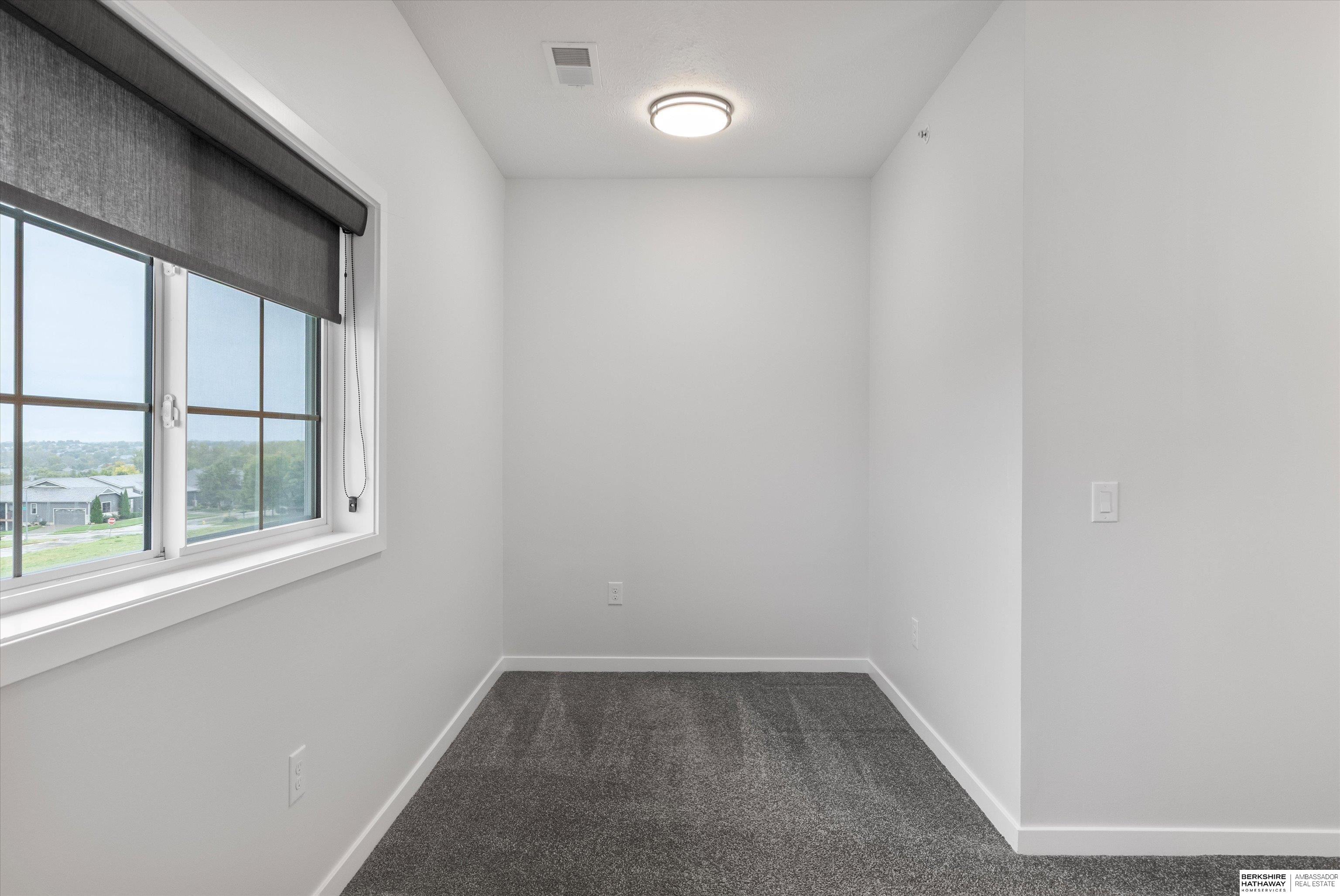 Omaha, Nebraska 68116, United States, 2 Bedrooms Bedrooms, ,2 BathroomsBathrooms,Residential,Pending,223948