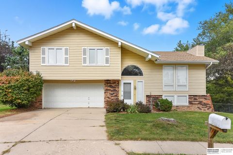 Photo of 2118 N 125th Circle, Omaha, NE 68164 (MLS # 22526220) Photo of 2118 N 125th Circle, Omaha, NE 68164 (MLS # 22526220)