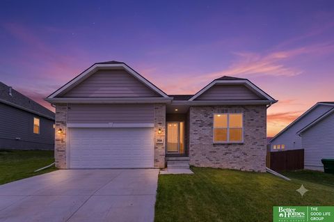 Photo of 9806 Osprey Lane, Papillion, NE 68046 (MLS # 22618288)