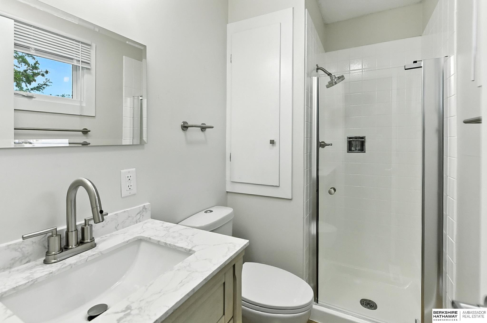 Lincoln, Nebraska 68510, United States, 3 Bedrooms Bedrooms, ,2 BathroomsBathrooms,Residential,Active,218752