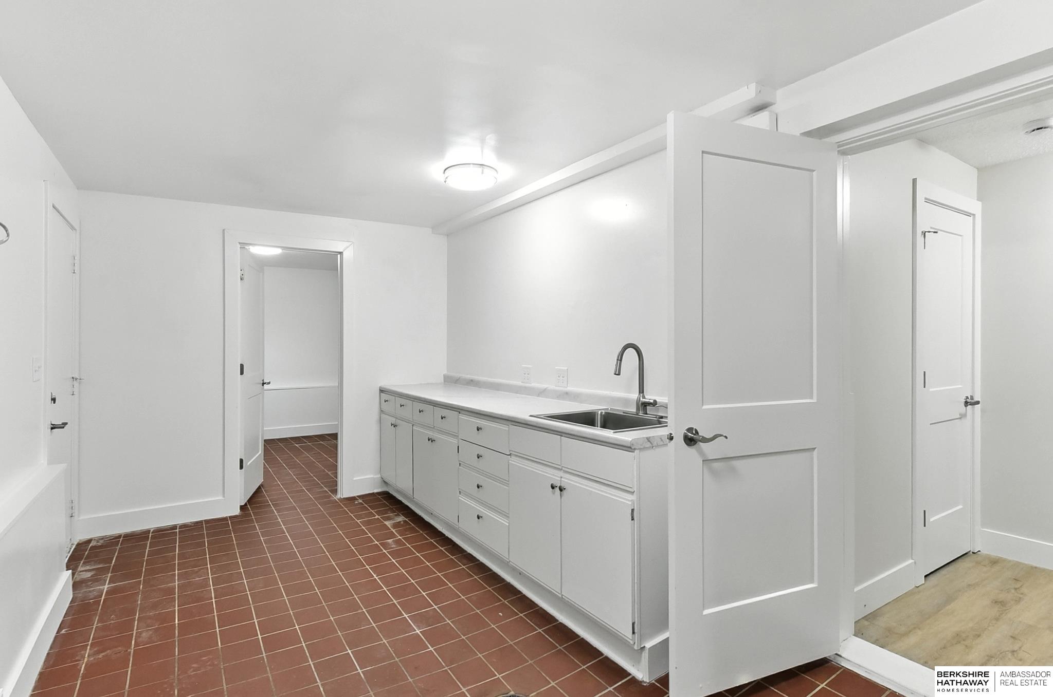 Lincoln, Nebraska 68510, United States, 3 Bedrooms Bedrooms, ,2 BathroomsBathrooms,Residential,Active,218752