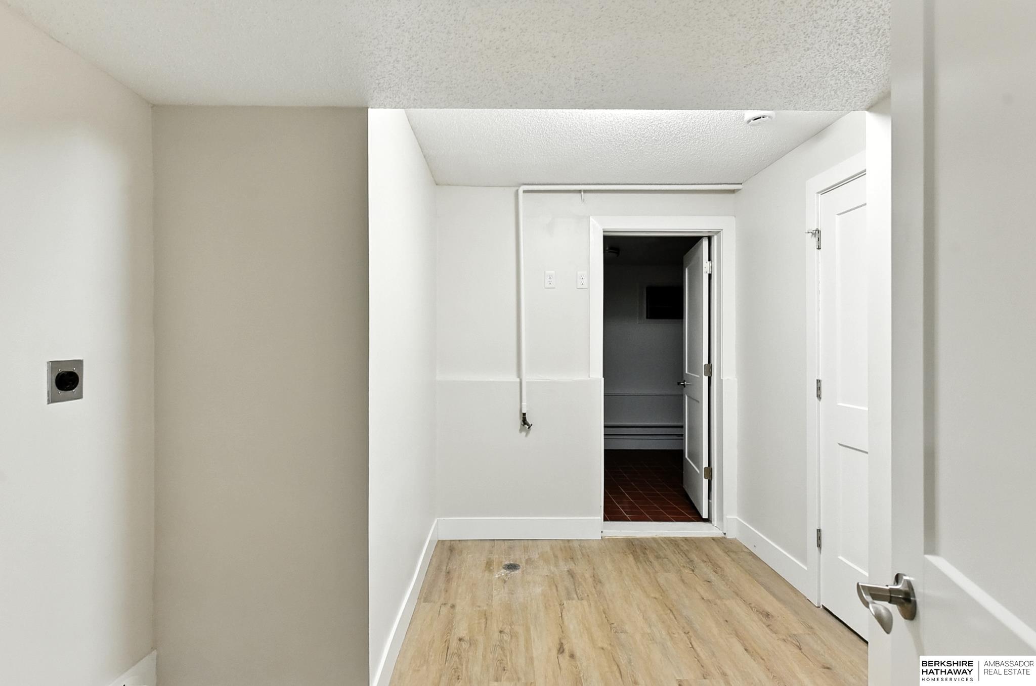 Lincoln, Nebraska 68510, United States, 3 Bedrooms Bedrooms, ,2 BathroomsBathrooms,Residential,Active,218752