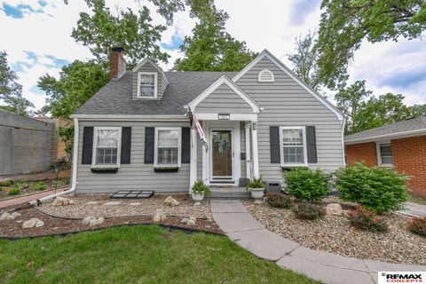 Photo of 1833 Van Dorn Street, Lincoln, NE 68502 (MLS # 22614397)