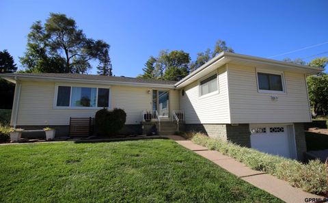 Photo of 2002 Van Buren Street, Bellevue, NE 68005 (MLS # 22531059)