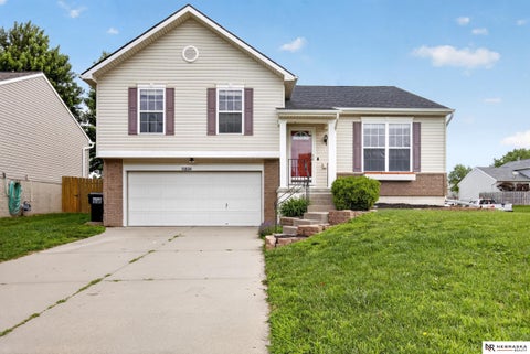 Photo of 19604 V Street, Omaha, NE 68135 (MLS # 22627412)